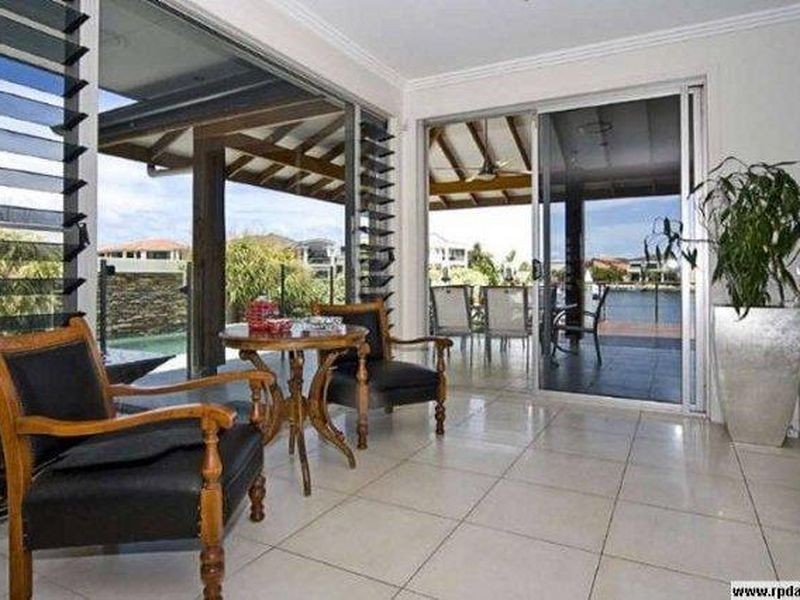 33 The Sovereign Mile, Sovereign Islands QLD 4216