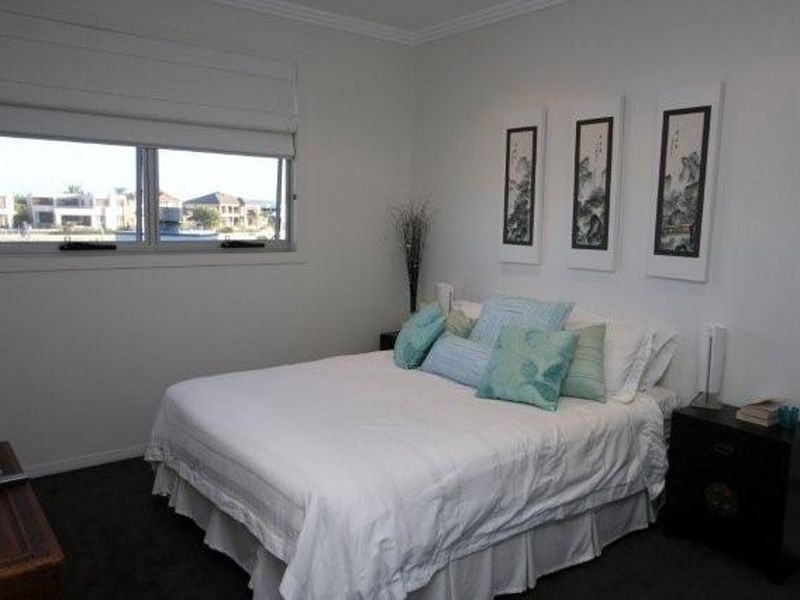 33 The Sovereign Mile, Sovereign Islands QLD 4216