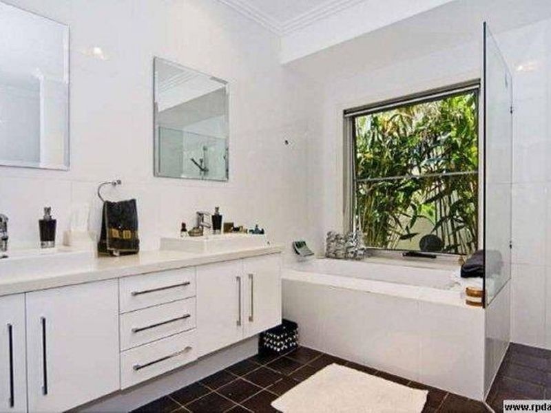 33 The Sovereign Mile, Sovereign Islands QLD 4216