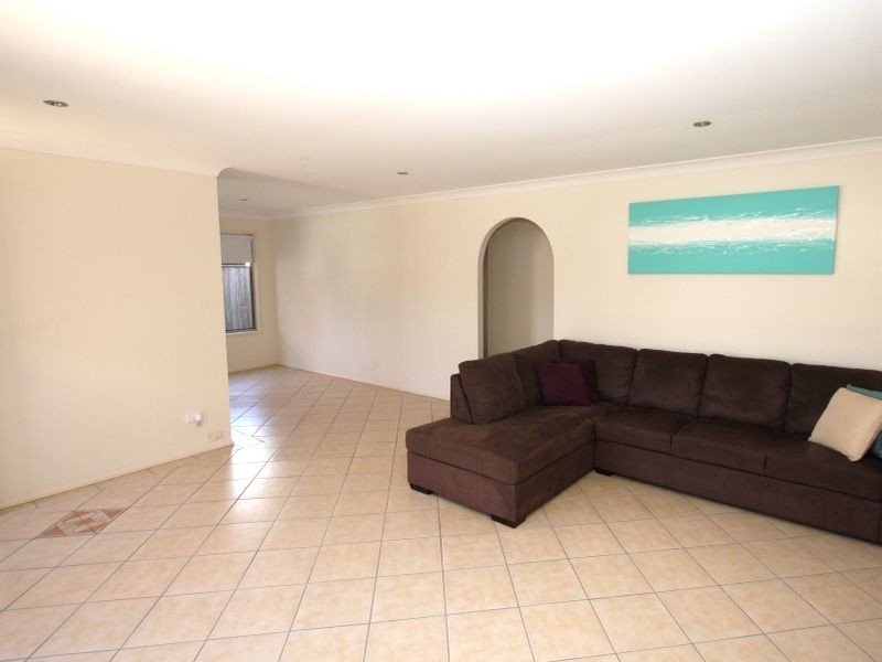 1/126 Oxley Drive, Paradise Point QLD 4216