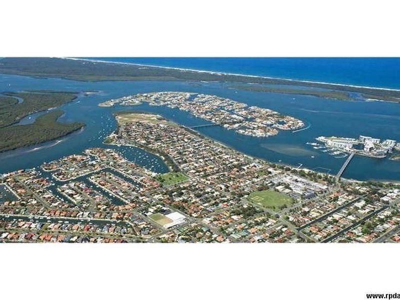41 The Peninsula, Sovereign Islands QLD 4216
