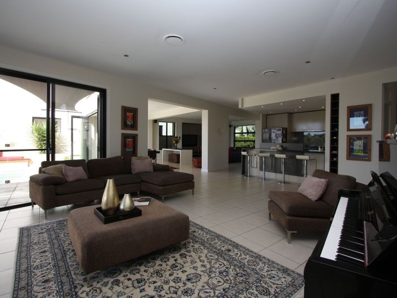 5 Sabrina Avenue, Hope Island QLD 4212