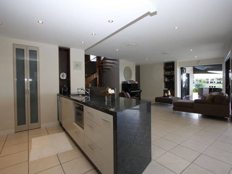 5 Sabrina Avenue, Hope Island QLD 4212