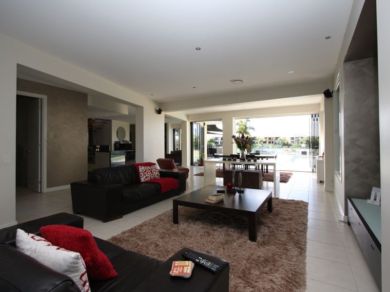 5 Sabrina Avenue, Hope Island QLD 4212