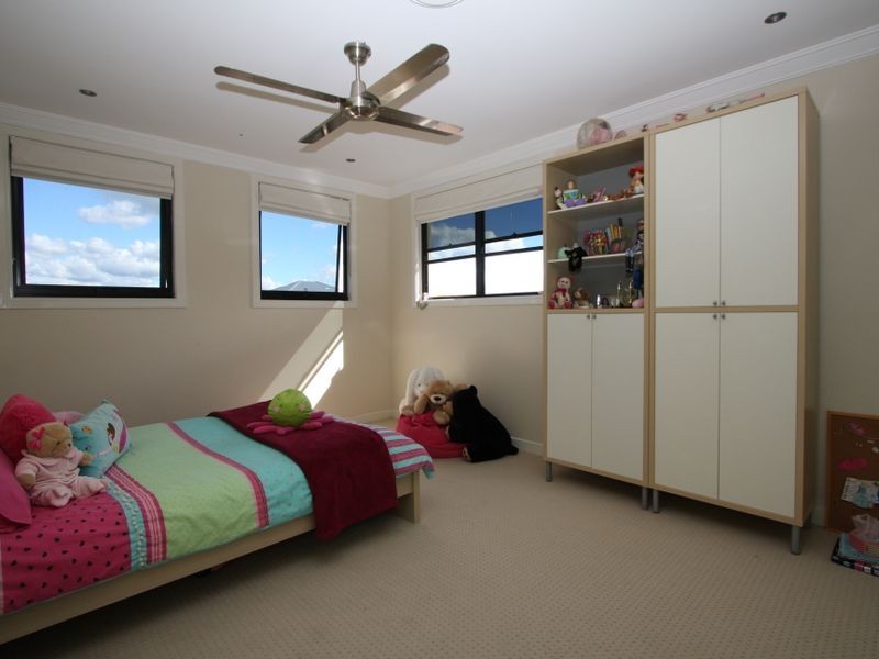 5 Sabrina Avenue, Hope Island QLD 4212