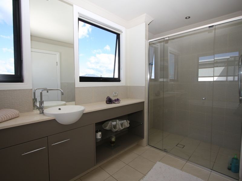 5 Sabrina Avenue, Hope Island QLD 4212