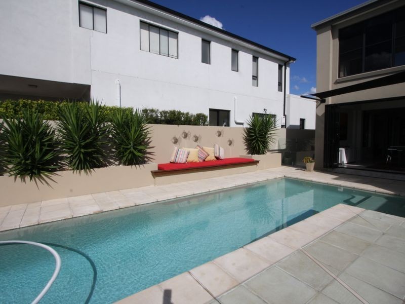 5 Sabrina Avenue, Hope Island QLD 4212