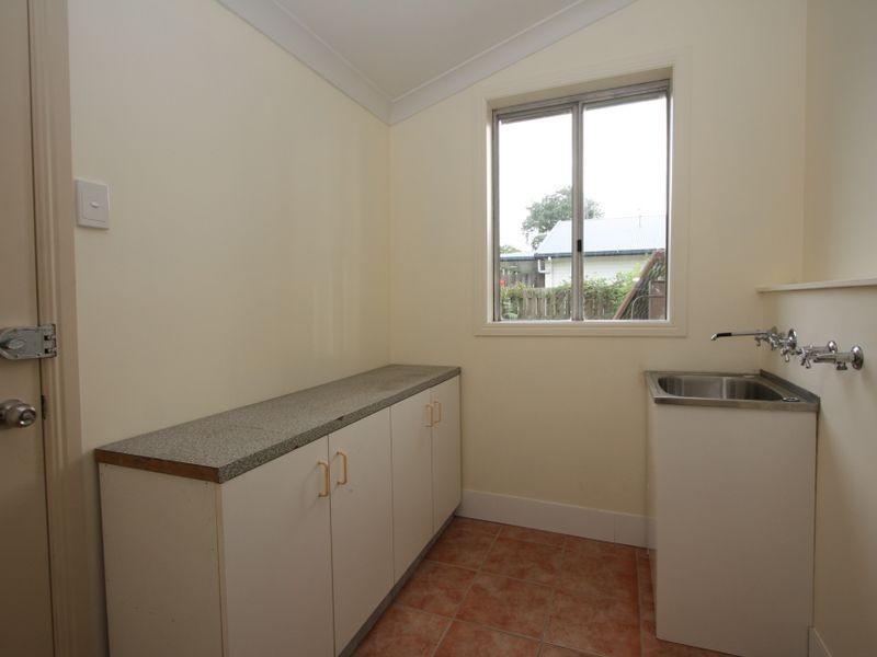 62 Coombe Avenue, Hope Island QLD 4212