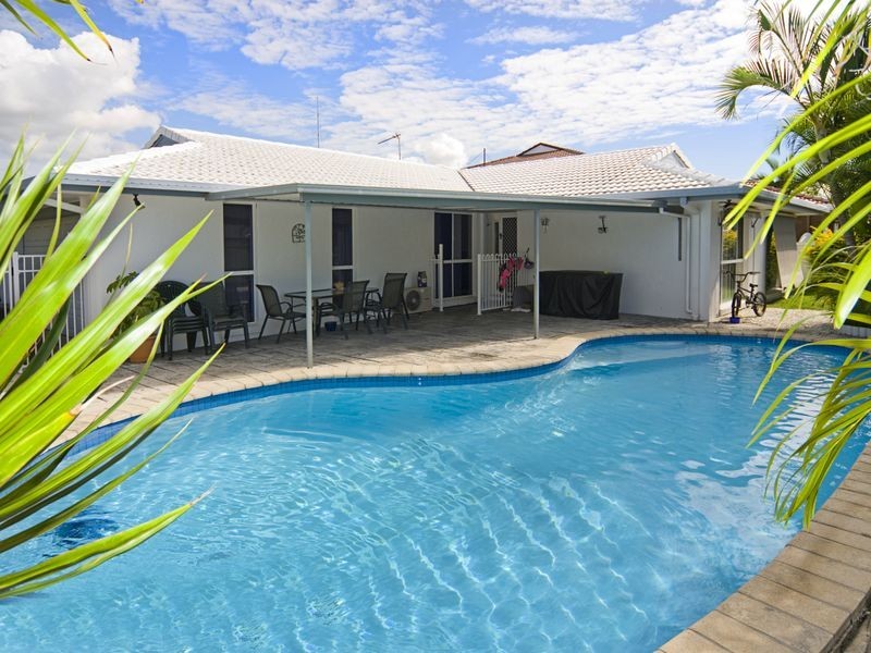 8 Hyacinth Avenue, Hollywell QLD 4216