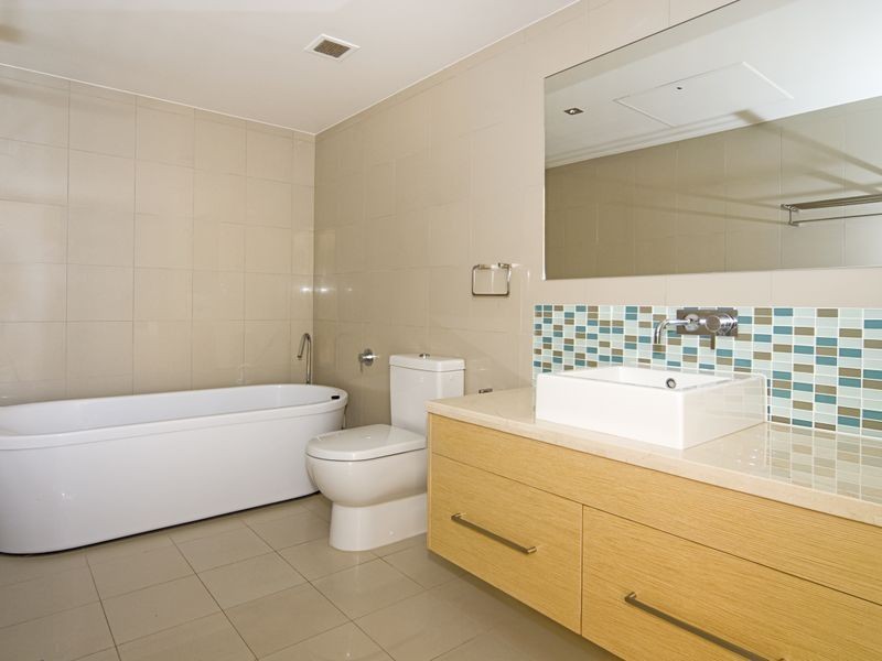 244/3 Pendraat Parade, Hope Island QLD 4212