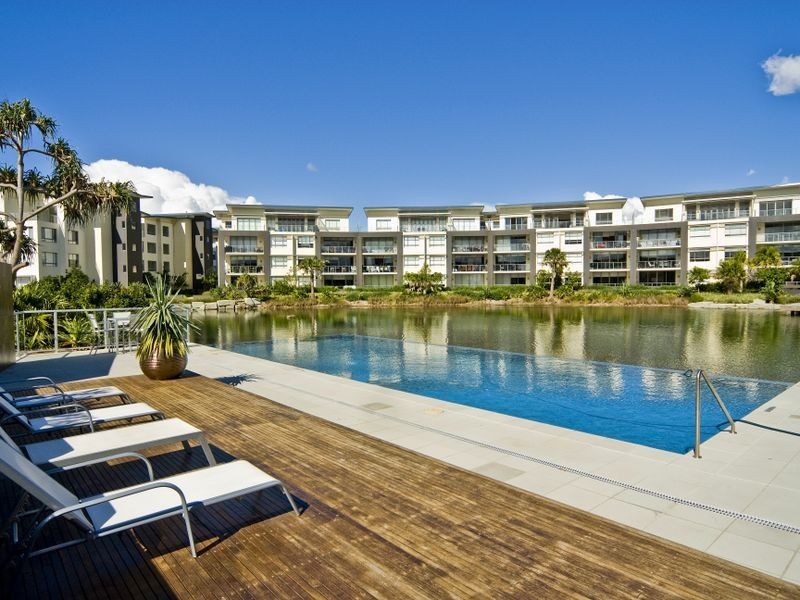 244/3 Pendraat Parade, Hope Island QLD 4212