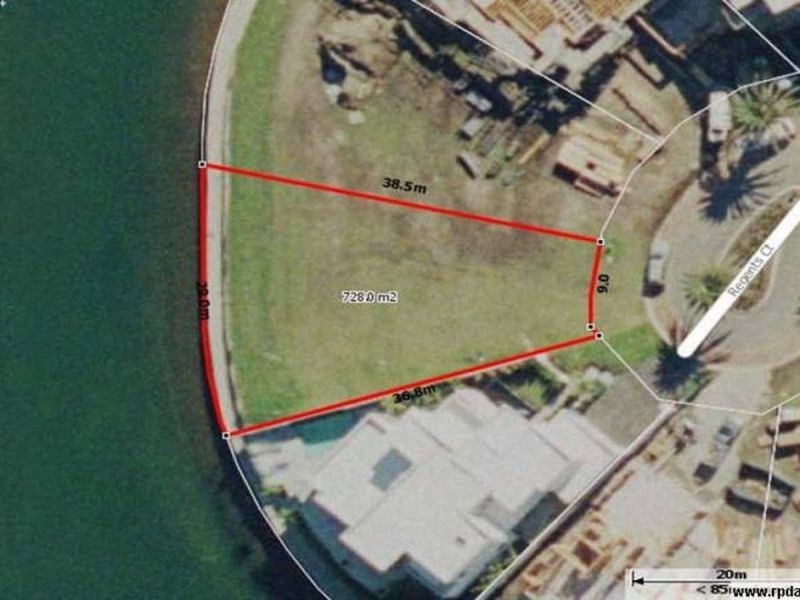 27 Regents Court, Sovereign Islands QLD 4216