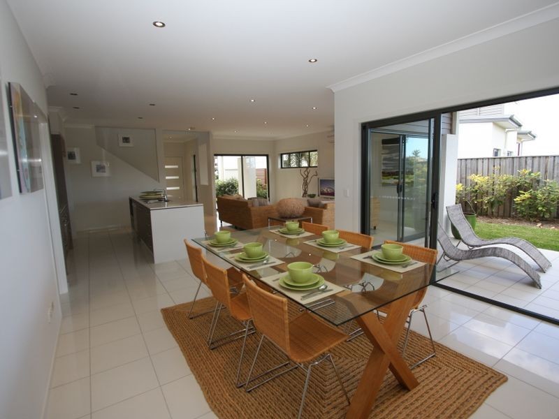 4 Galley Road, Hope Island QLD 4212