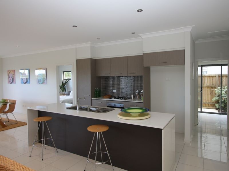 4 Galley Road, Hope Island QLD 4212