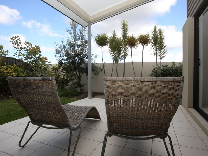 4 Galley Road, Hope Island QLD 4212