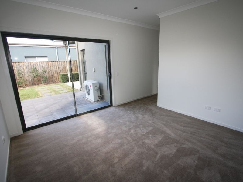 7 Galley Road, Hope Island QLD 4212