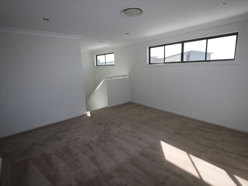 7 Galley Road, Hope Island QLD 4212