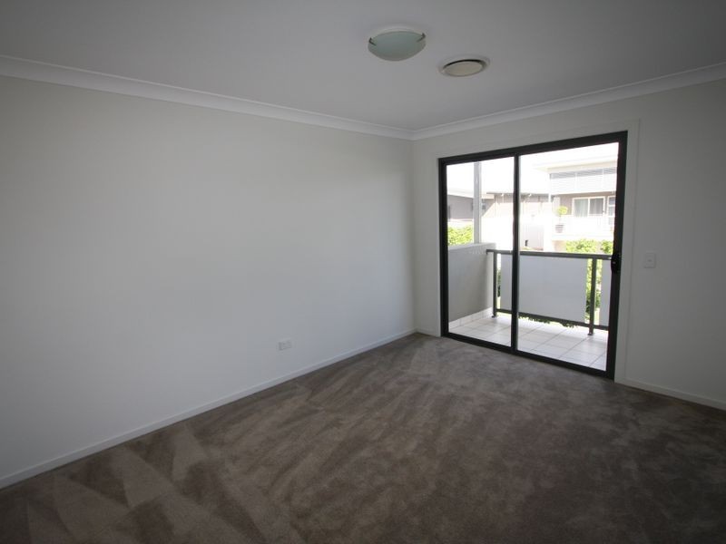 7 Galley Road, Hope Island QLD 4212