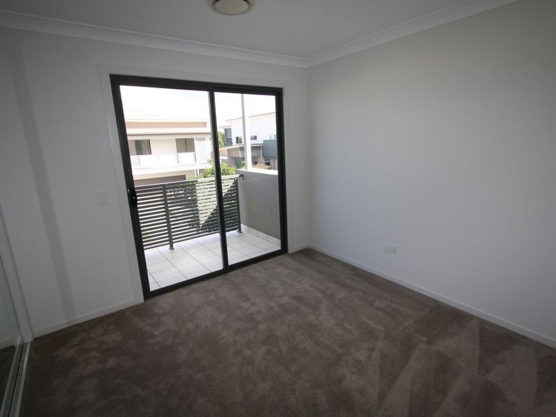 7 Galley Road, Hope Island QLD 4212