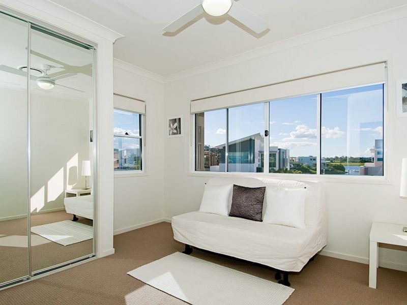 3 Onshore Place, Helensvale QLD 4212