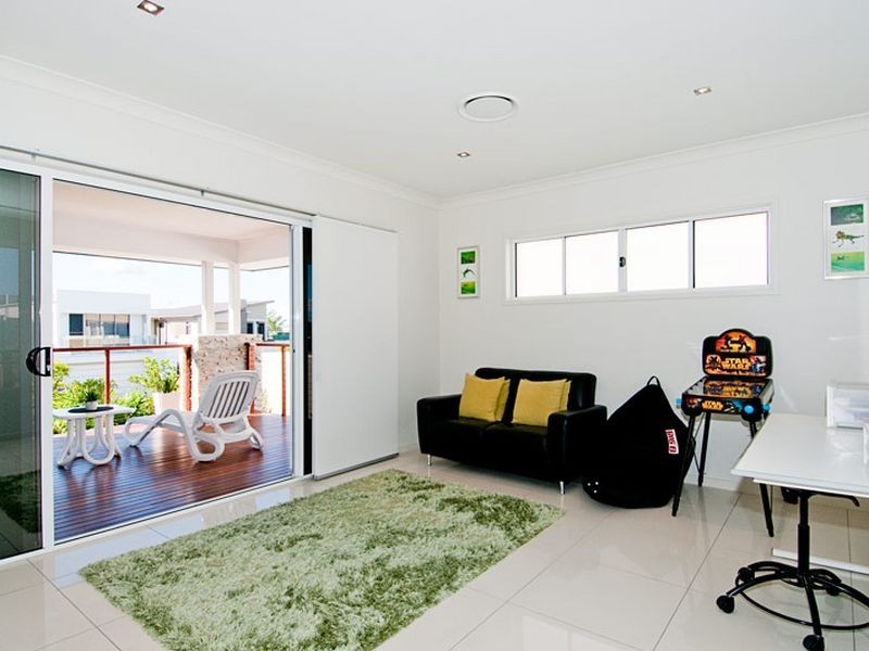 3 Onshore Place, Helensvale QLD 4212