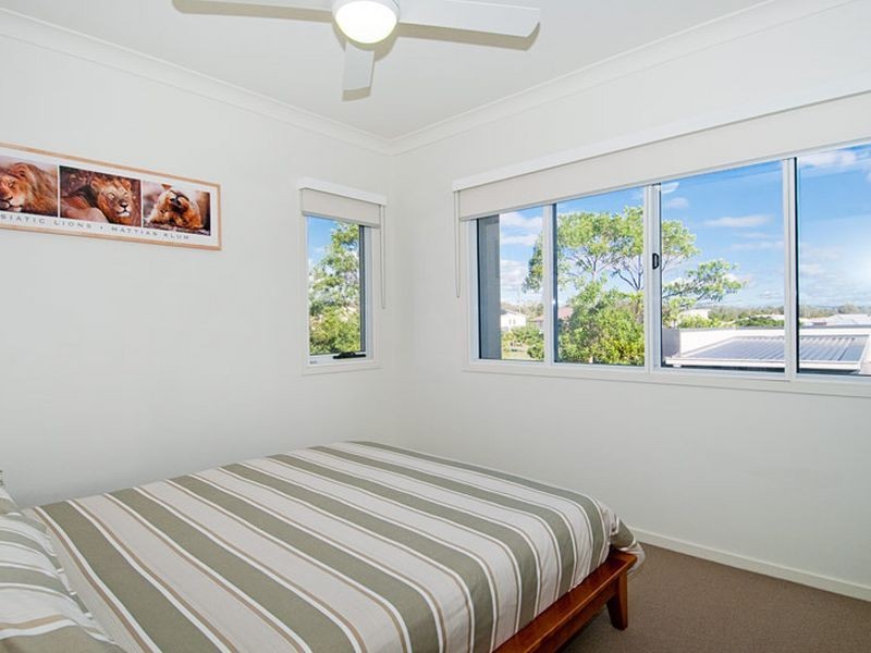 3 Onshore Place, Helensvale QLD 4212