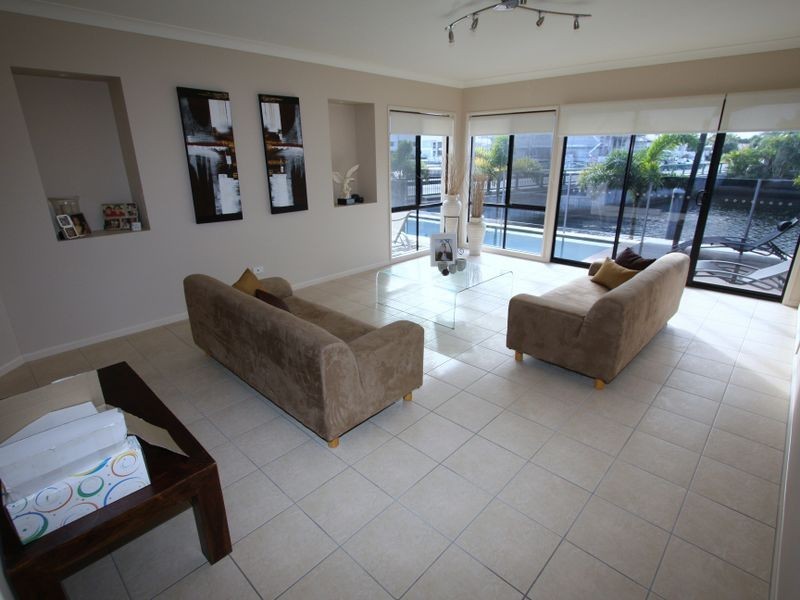 51 The Sovereign Mile, Sovereign Islands QLD 4216