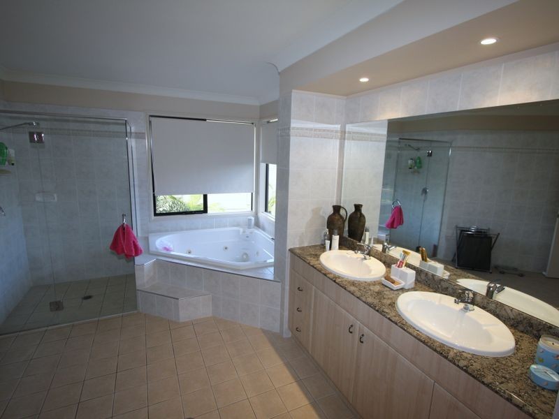 51 The Sovereign Mile, Sovereign Islands QLD 4216