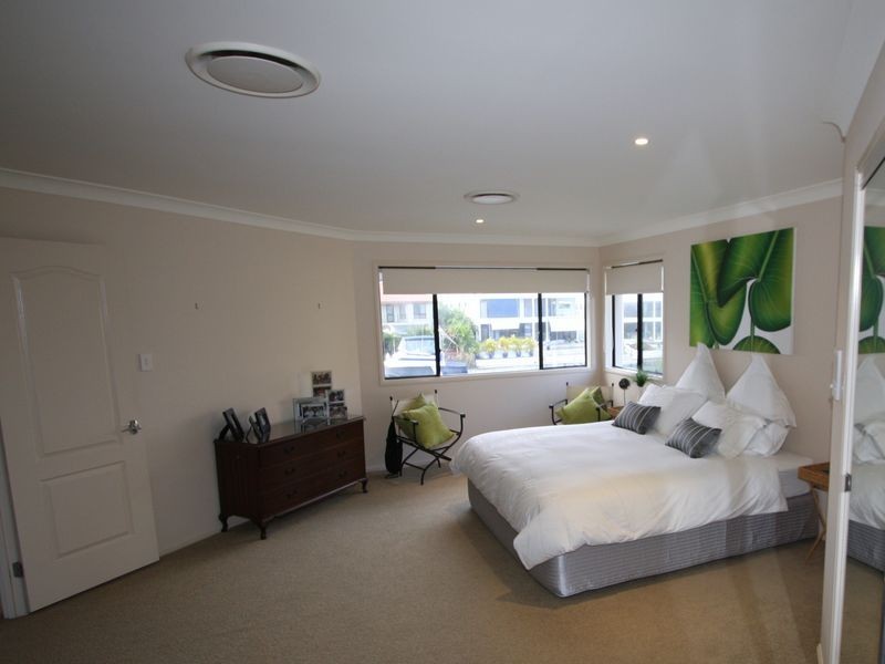 51 The Sovereign Mile, Sovereign Islands QLD 4216