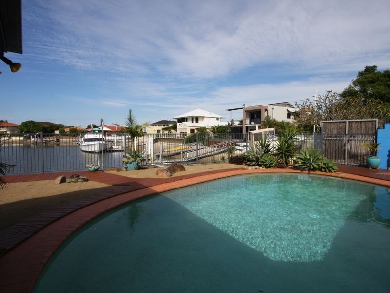 5 Namatjira Street, Paradise Point QLD 4216