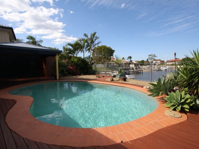 5 Namatjira Street, Paradise Point QLD 4216