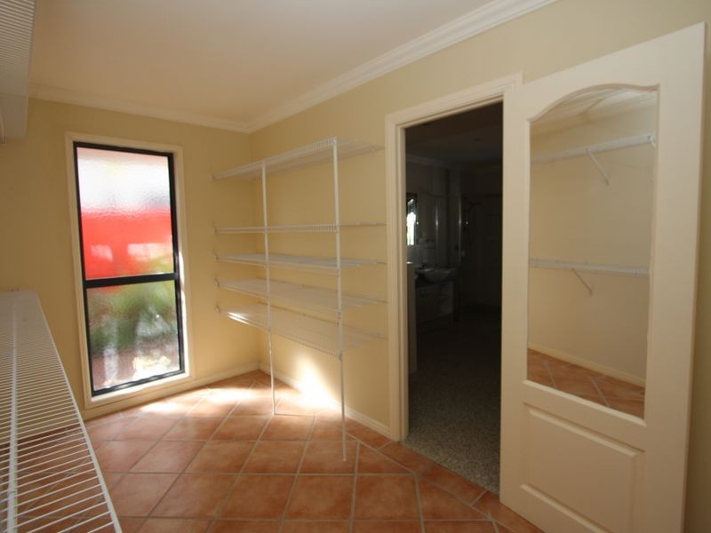 5 Namatjira Street, Paradise Point QLD 4216