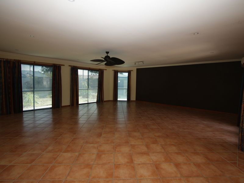 5 Namatjira Street, Paradise Point QLD 4216