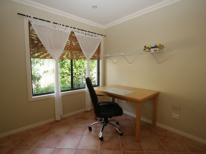 5 Namatjira Street, Paradise Point QLD 4216