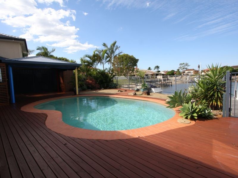 5 Namatjira Street, Paradise Point QLD 4216