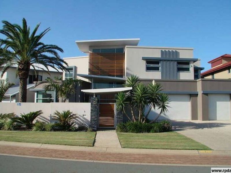 5 Regents Court, Sovereign Islands QLD 4216