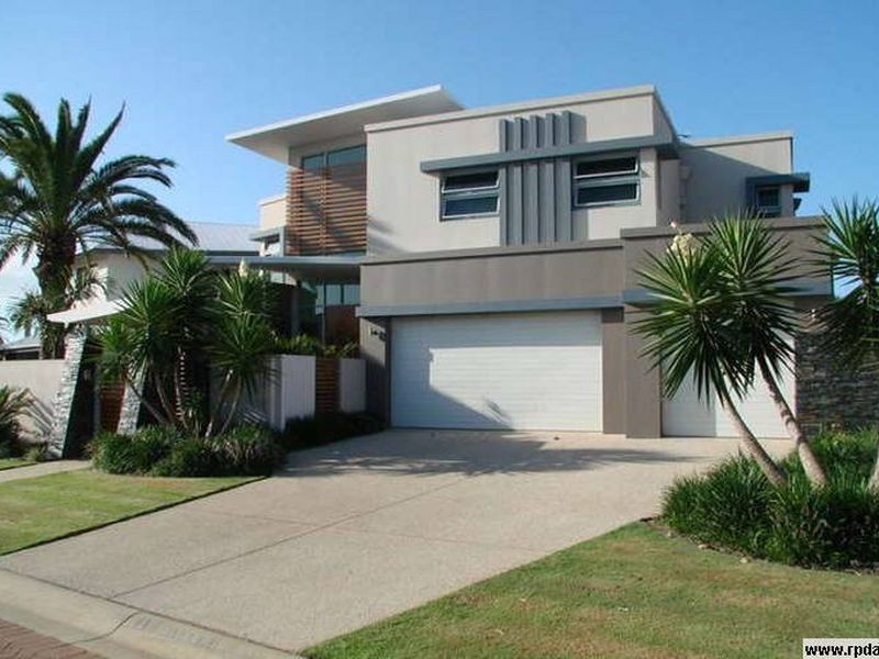 5 Regents Court, Sovereign Islands QLD 4216