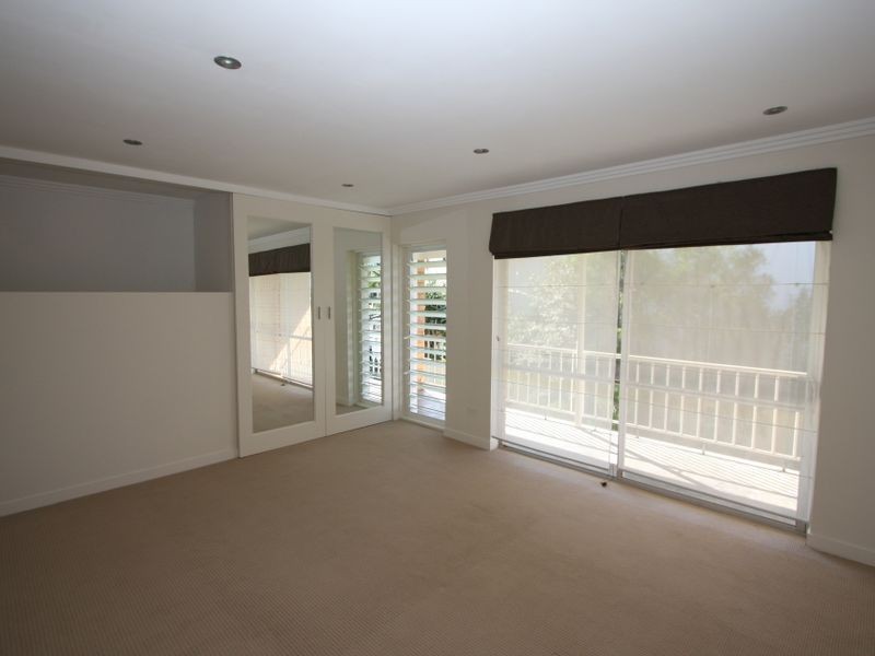 2/83 Bayview Street, Runaway Bay QLD 4216