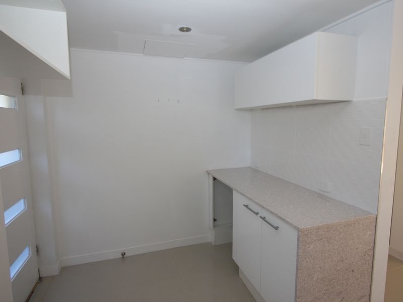 2/83 Bayview Street, Runaway Bay QLD 4216