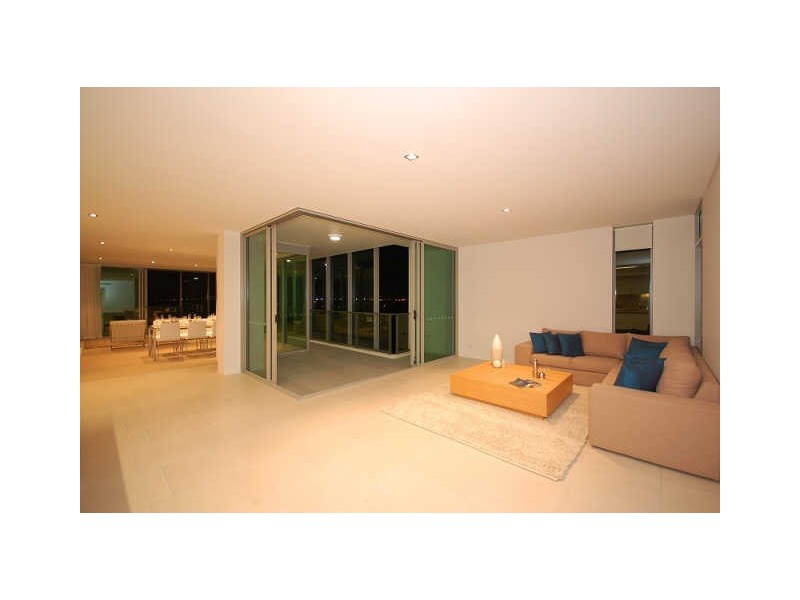 28702 Ephraim Island, Paradise Point QLD 4216