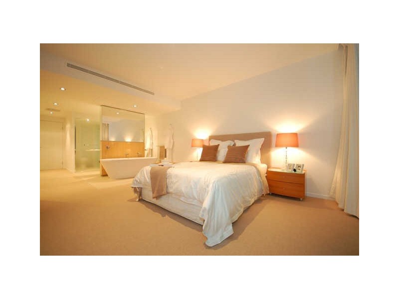 28702 Ephraim Island, Paradise Point QLD 4216
