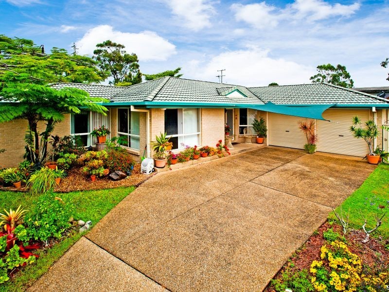 2 Akoonah Street, Hope Island QLD 4212