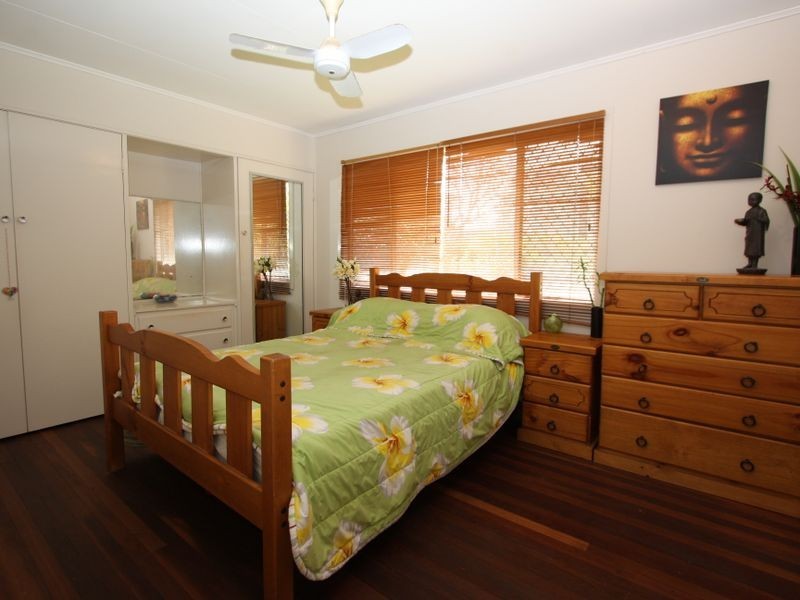 300 Bayview Street, Hollywell QLD 4216