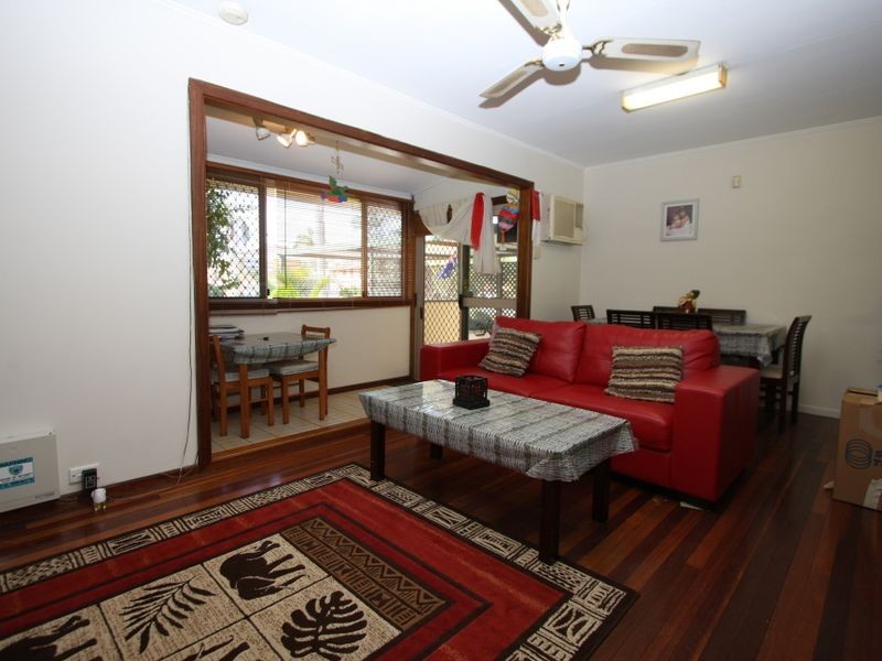 300 Bayview Street, Hollywell QLD 4216