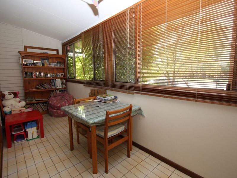 300 Bayview Street, Hollywell QLD 4216