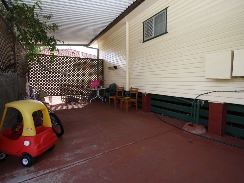 300 Bayview Street, Hollywell QLD 4216