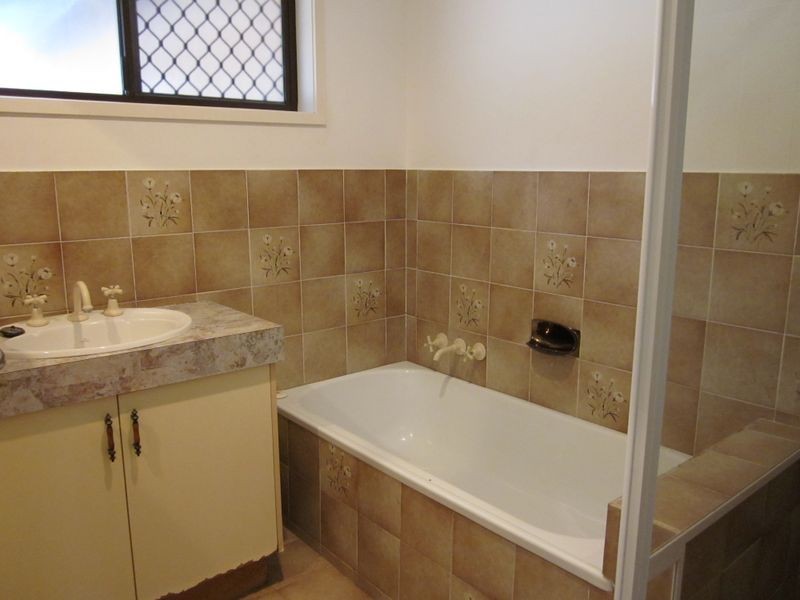1/9 Eurimbula Court, Paradise Point QLD 4216