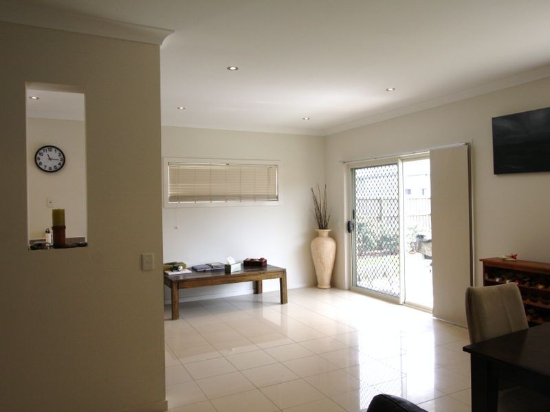 9 Galley Road, Hope Island QLD 4212