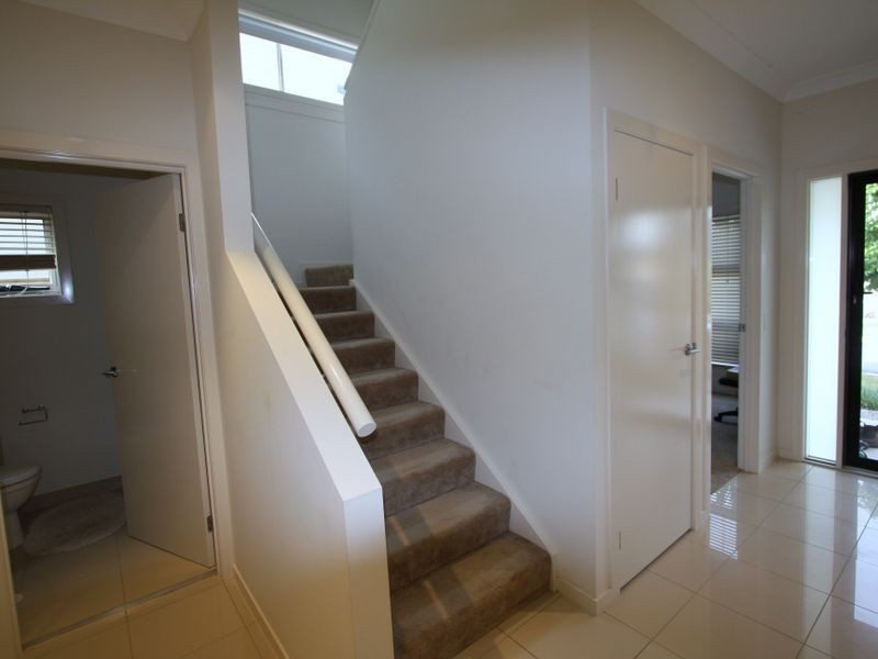 9 Galley Road, Hope Island QLD 4212