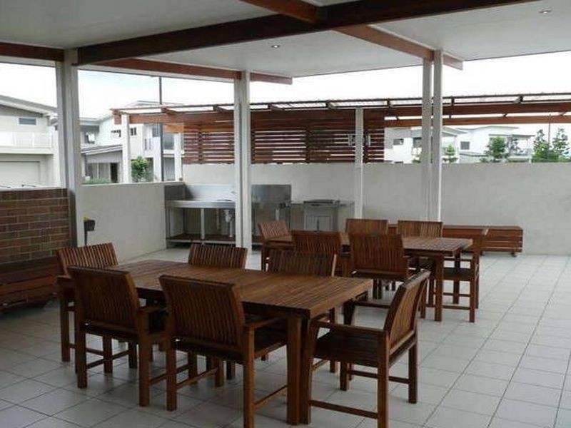 9 Galley Road, Hope Island QLD 4212